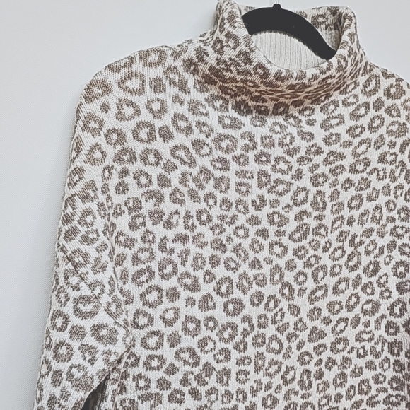 Christian Siriano cream and neutral cheetah print sweater - Picture 2 of 5